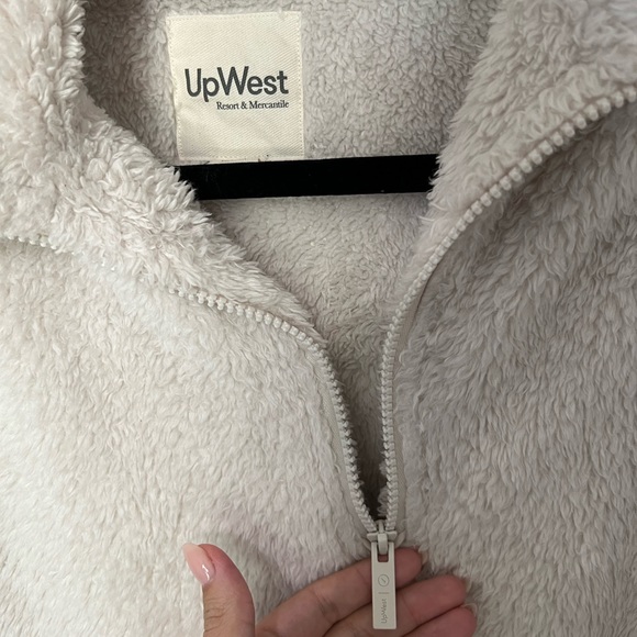 UpWest Sherpa quarter zip, size XS, in EUC! - Picture 9 of 10